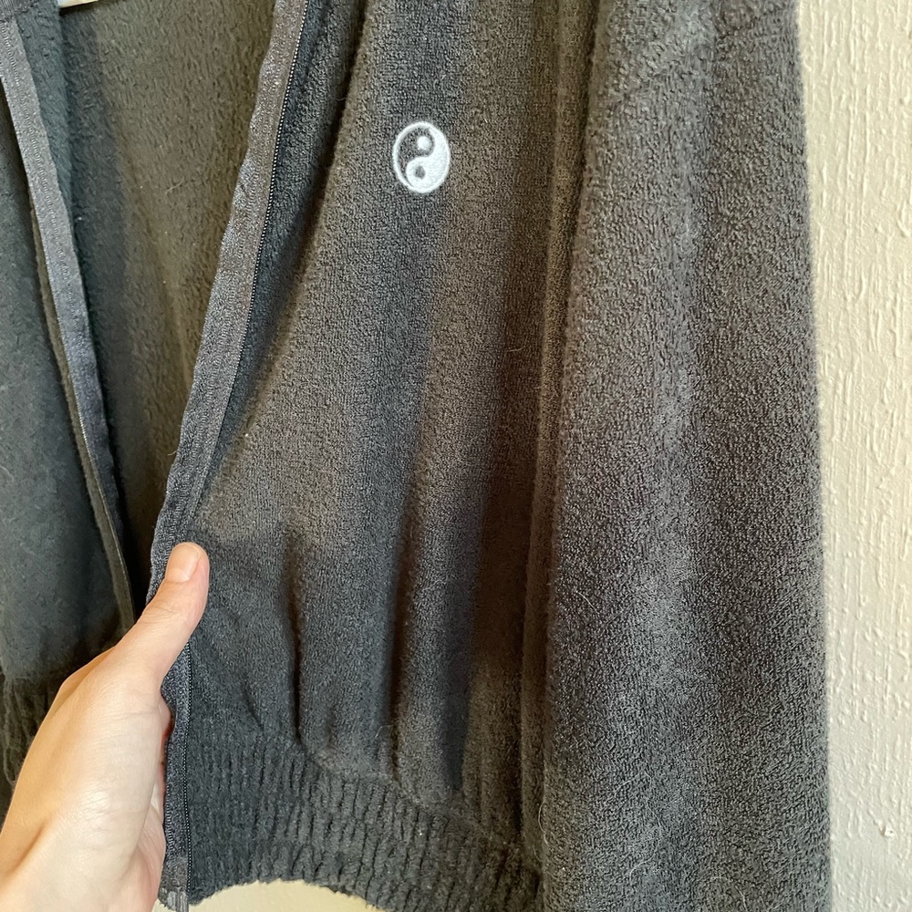 Gilly hicks- XS- zip crop YingYang sweater